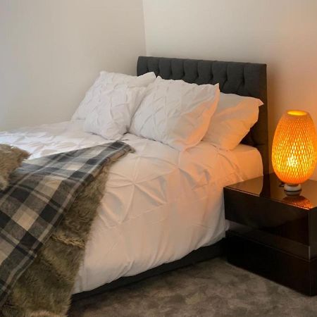 BRAND NEW 2 BED LUXURY APARTMENT No PARTIES No EVENTS West Thurrock Exterior foto