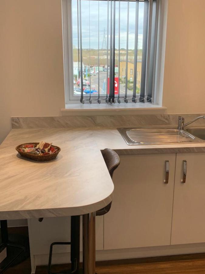 BRAND NEW 2 BED LUXURY APARTMENT No PARTIES No EVENTS West Thurrock Exterior foto