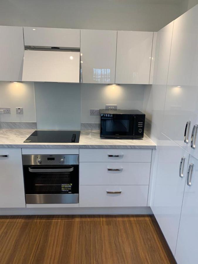 BRAND NEW 2 BED LUXURY APARTMENT No PARTIES No EVENTS West Thurrock Exterior foto