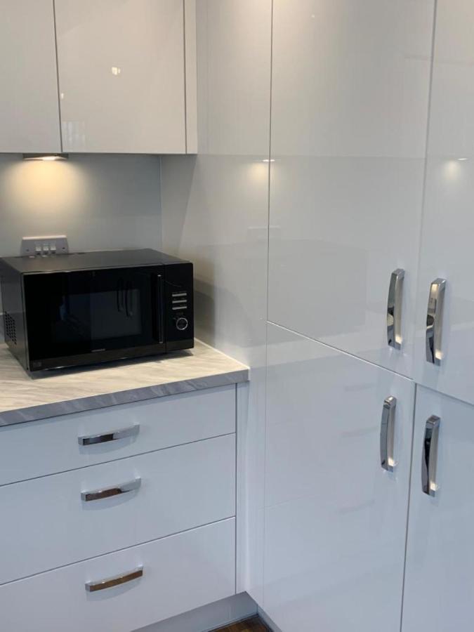 BRAND NEW 2 BED LUXURY APARTMENT No PARTIES No EVENTS West Thurrock Exterior foto
