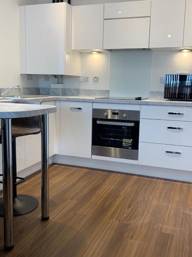BRAND NEW 2 BED LUXURY APARTMENT No PARTIES No EVENTS West Thurrock Exterior foto