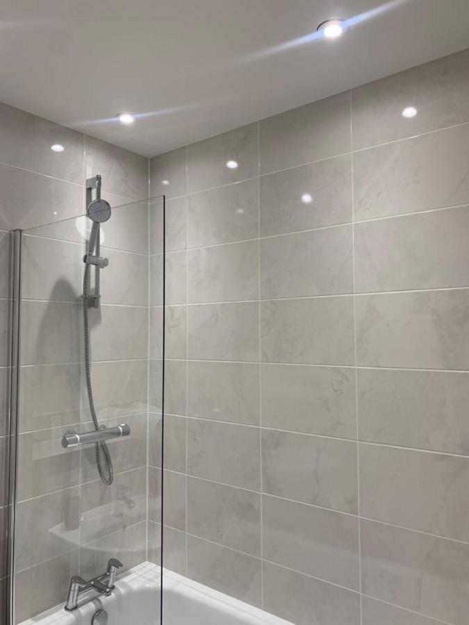 BRAND NEW 2 BED LUXURY APARTMENT No PARTIES No EVENTS West Thurrock Exterior foto