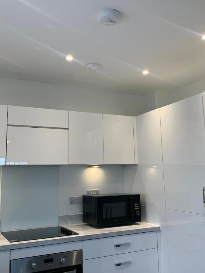 BRAND NEW 2 BED LUXURY APARTMENT No PARTIES No EVENTS West Thurrock Exterior foto