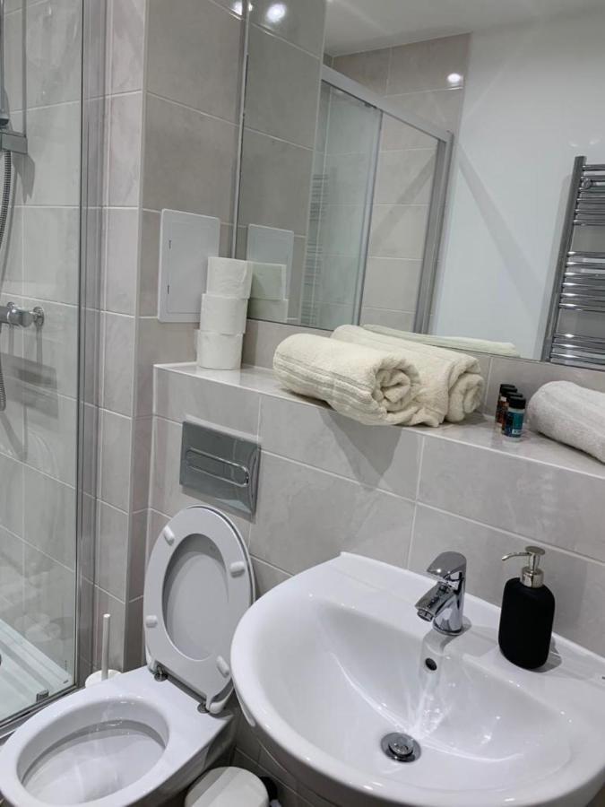 BRAND NEW 2 BED LUXURY APARTMENT No PARTIES No EVENTS West Thurrock Exterior foto
